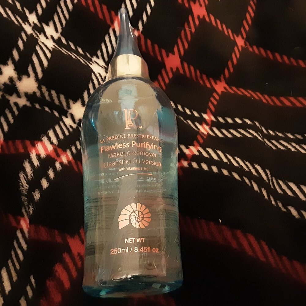 Predire Paris makeup remover